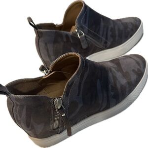 Women's Susina camo wedge sneaker
